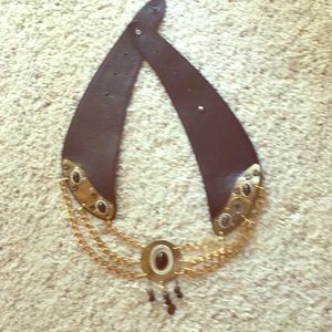 Gorgeous BELT HAS BLACK AND CREAM STONES ANDchains